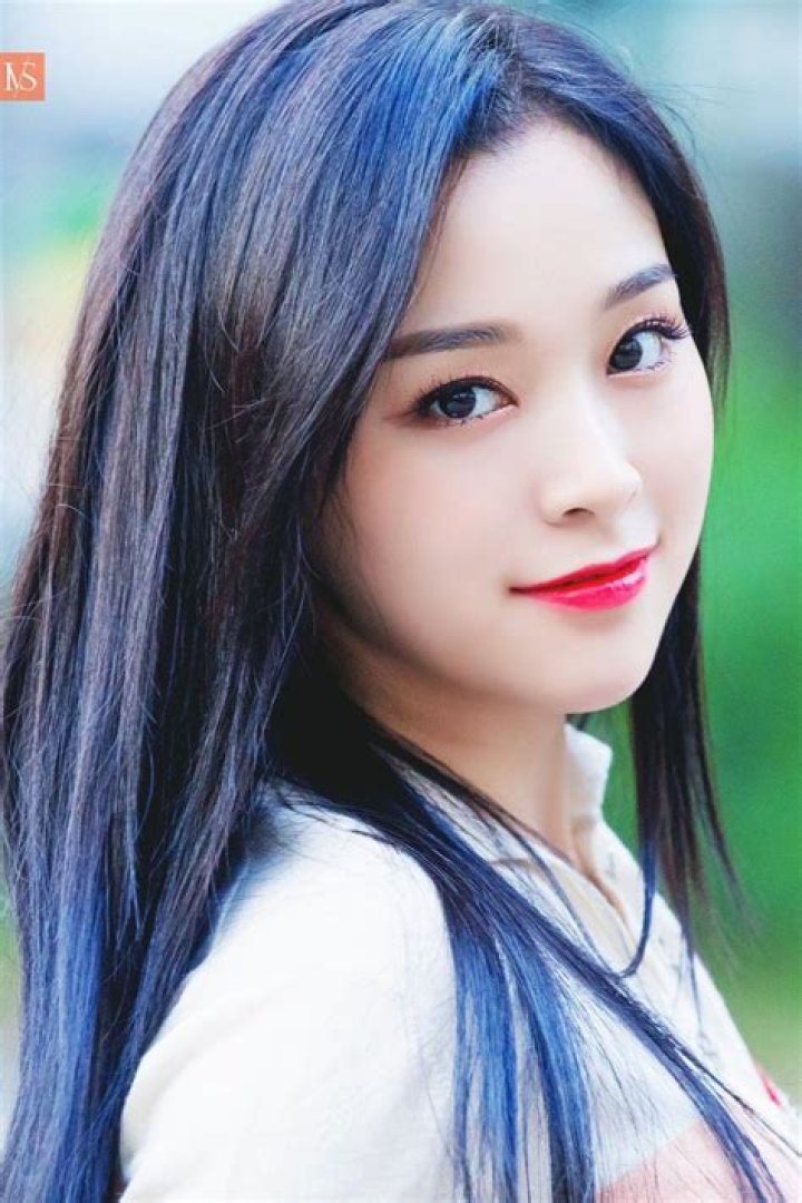 Lee Ga-hyeon - Net Worth, Age, Height, Birthday, Bio, Wiki!