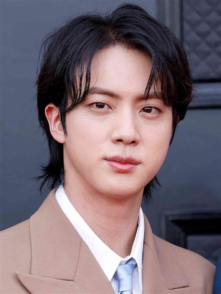 Lee Yoo-jin - Net Worth, Age, Height, Birthday, Bio, Wiki!