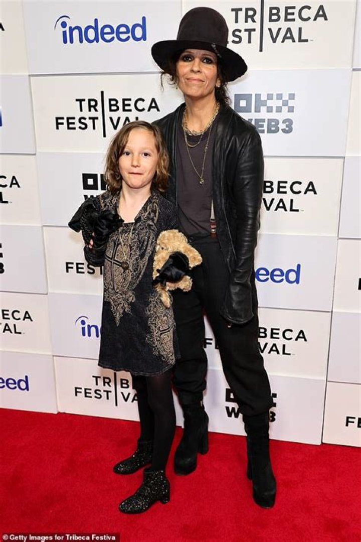 Linda Perry Net Worth 2024, Age, Height, Bio, Birthday, Wiki!