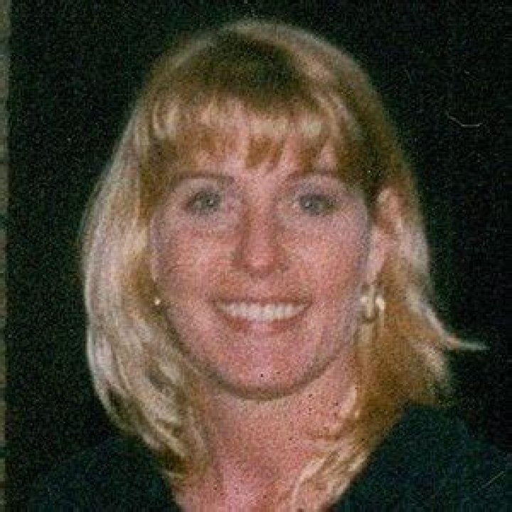 Lori Fullington - Net Worth, Age, Height, Birthday, Bio, Wiki!