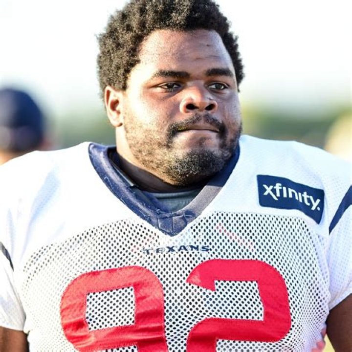 Louis Nix III Net Worth 2024, Age, Height, Bio, Birthday, Wiki!