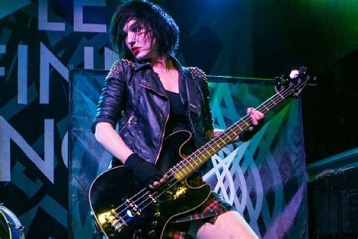 Lyn-Z Net Worth, Age, Height, Bio, Birthday, Wiki!