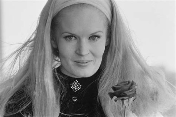 Lynn Anderson - Net Worth, Age, Height, Birthday, Bio, Wiki!