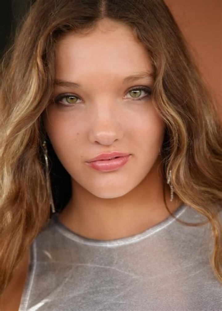 Madeline Mitchell - Net Worth, Age, Height, Birthday, Bio, Wiki!