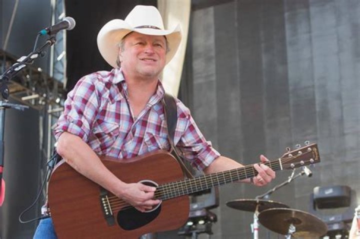 Mark Chesnutt Net Worth, Age, Height, Bio, Birthday, Wiki!
