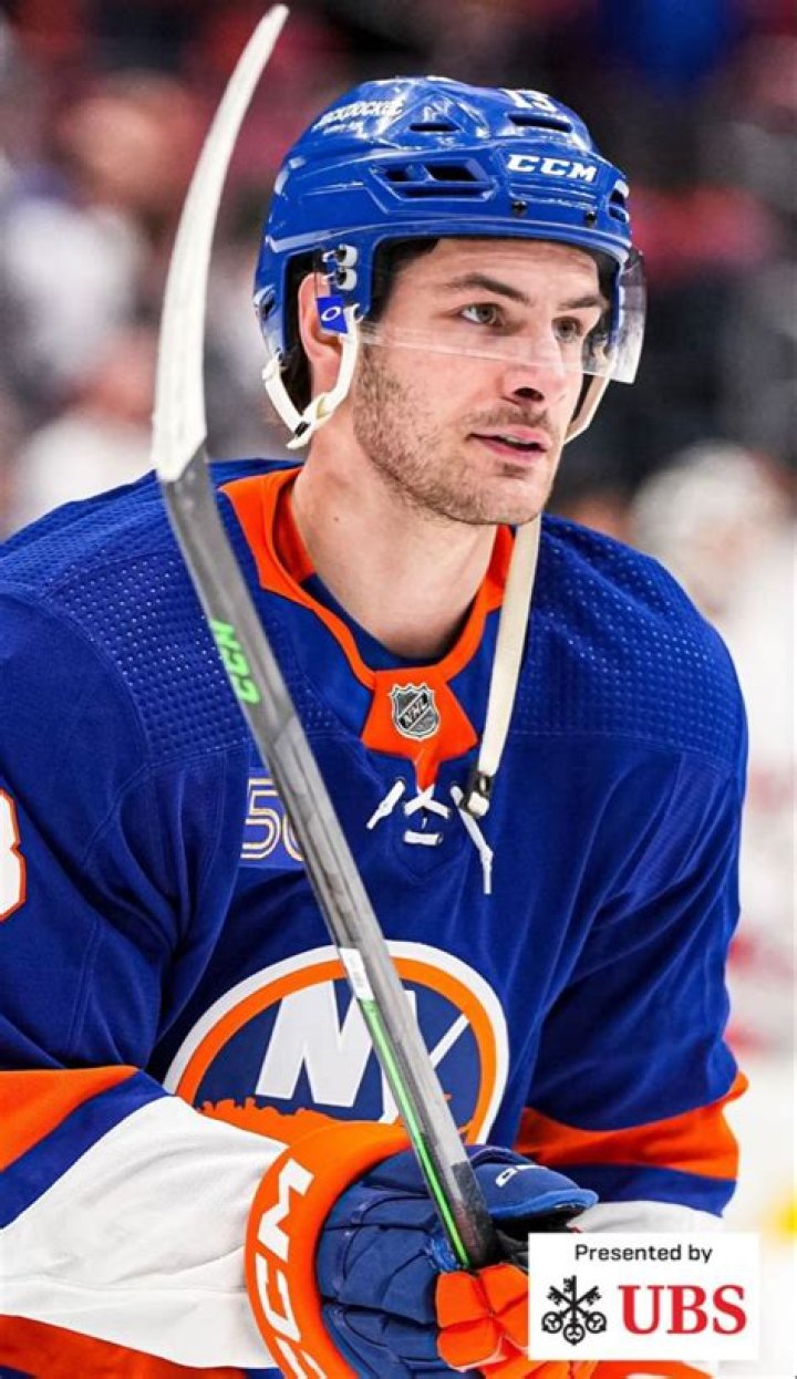 Mat Barzal - Net Worth, Age, Height, Birthday, Bio, Wiki!