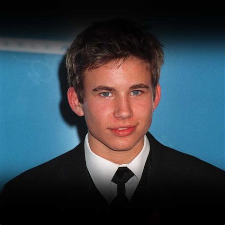 Matt Thomas - Net Worth, Age, Height, Birthday, Bio, Wiki!