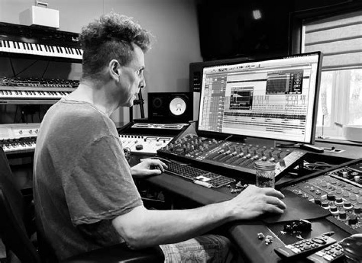 Mike Dean - Net Worth, Age, Height, Birthday, Bio, Wiki!
