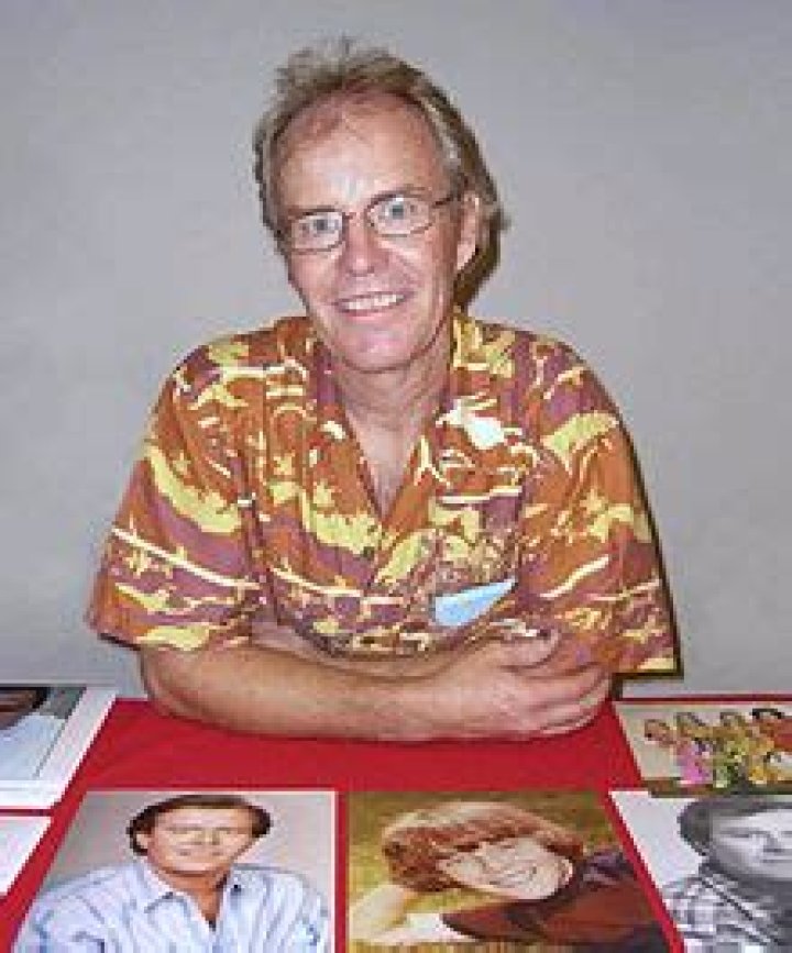 Mike Lookingland Net Worth, Age, Height, Bio, Birthday, Wiki!