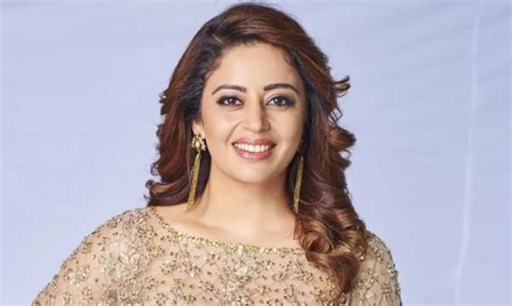 Neha Pendse - Net Worth, Age, Height, Birthday, Bio, Wiki!