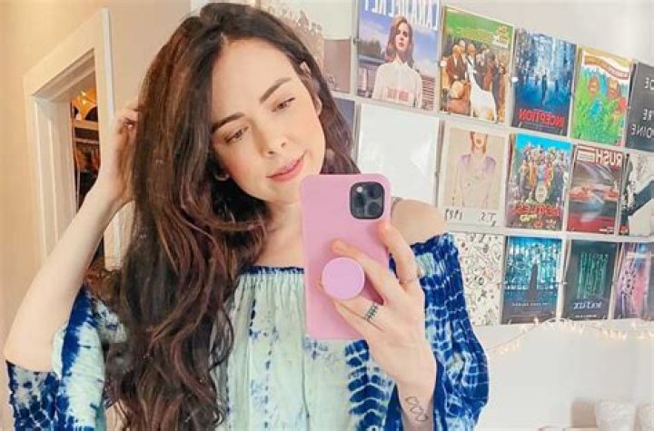 Nikki Phillippi Net Worth, Age, Height, Bio, Birthday, Wiki!