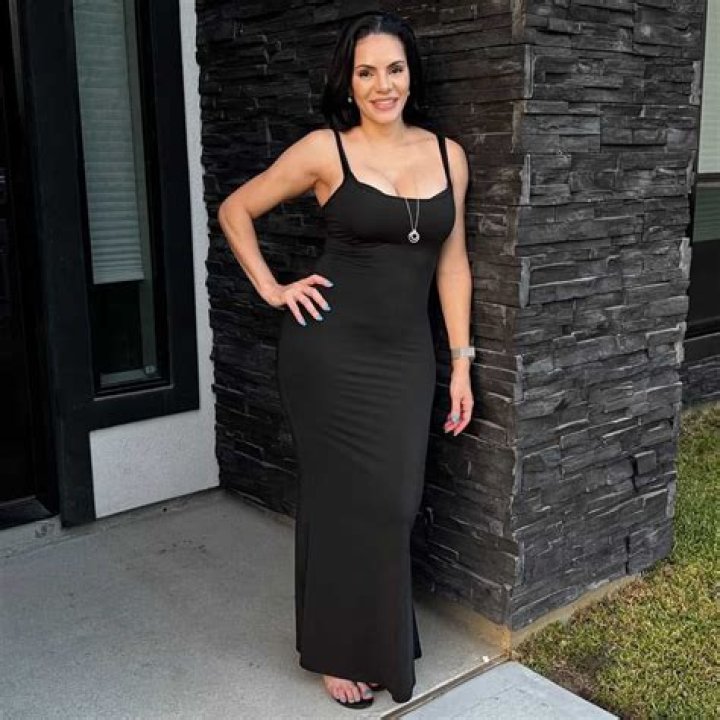 Nina Santiago - Net Worth, Age, Height, Birthday, Bio, Wiki!
