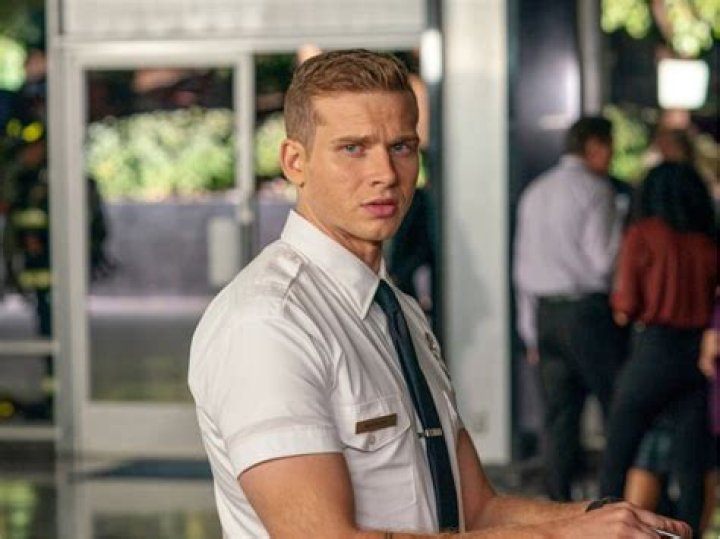 Oliver Stark Net Worth, Age, Height, Bio, Birthday, Wiki!
