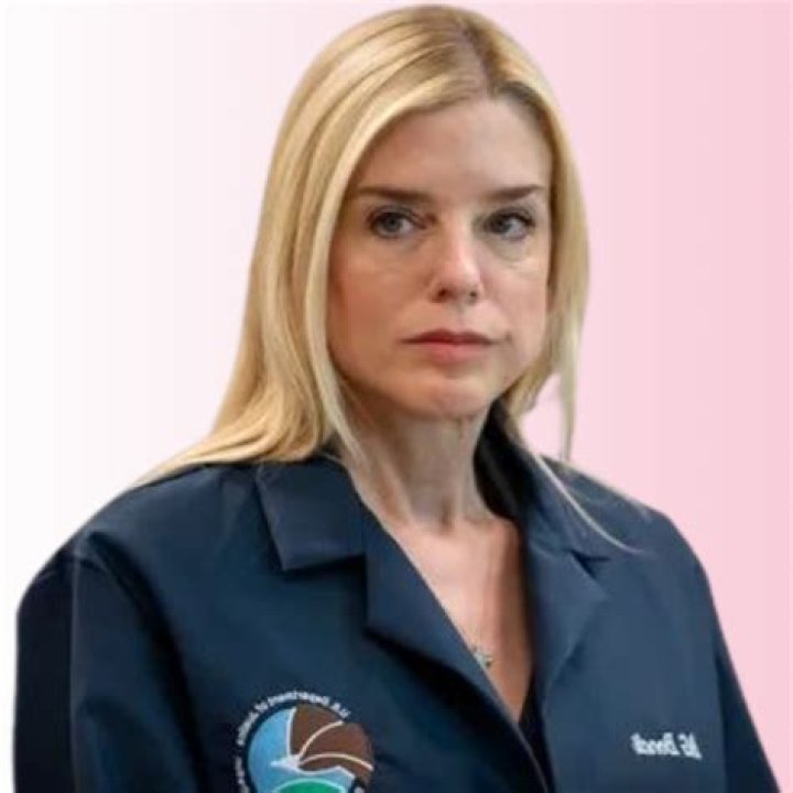 Pam Bondi Net Worth, Age, Height, Bio, Birthday, Wiki!