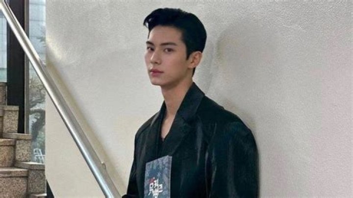 Park Sang-min - Net Worth, Age, Height, Birthday, Bio, Wiki!