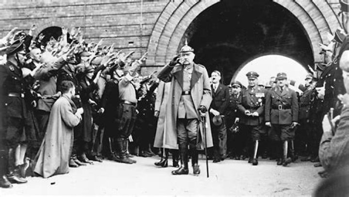 Paul Von Hindenburg - Net Worth, Age, Height, Birthday, Bio, Wiki!