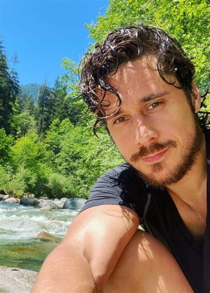 Peter Gadiot - Net Worth, Age, Height, Birthday, Bio, Wiki!