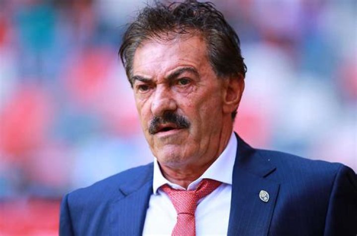 Ricardo La Volpe Net Worth, Age, Height, Bio, Birthday, Wiki!