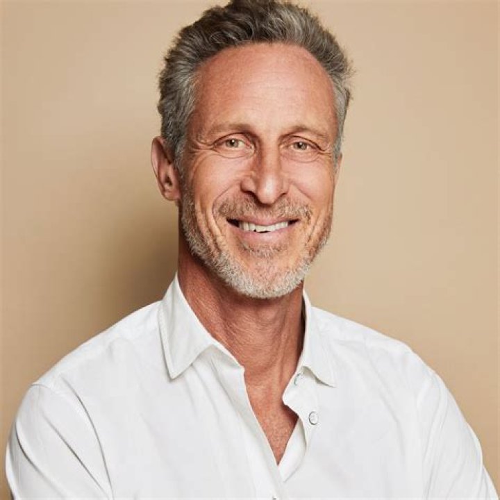 Rob Hyman Net Worth 2024, Age, Height, Bio, Birthday, Wiki!
