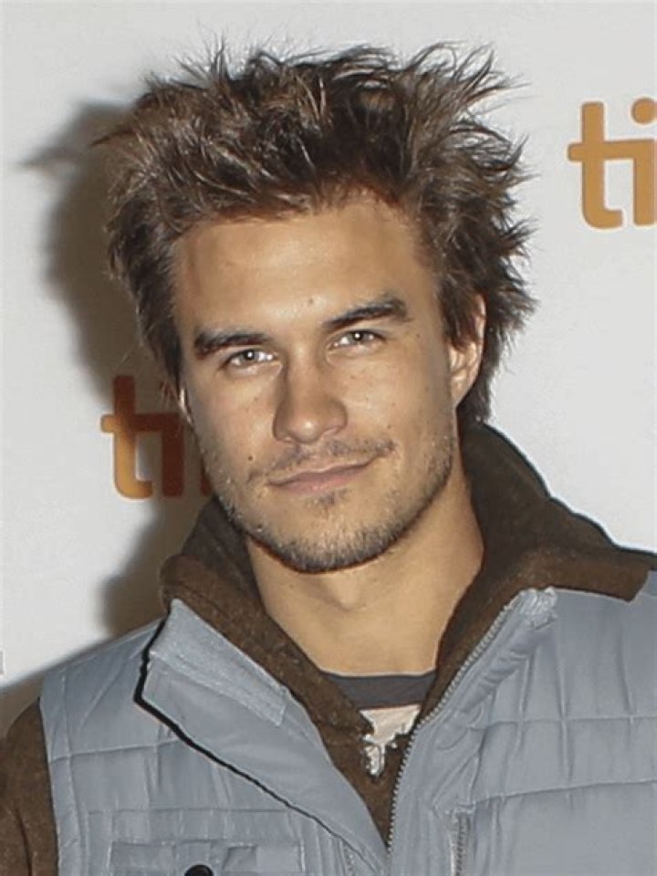 Rob Mayes Net Worth, Age, Height, Bio, Birthday, Wiki!
