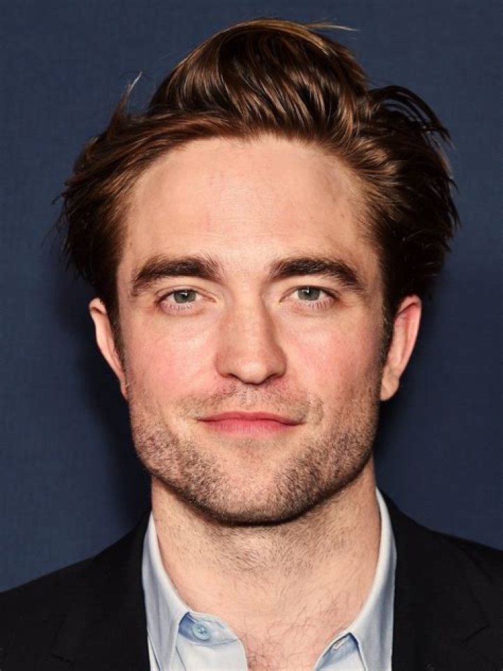 Robert Pattinson Net Worth, Age, Height, Bio, Birthday, Wiki!