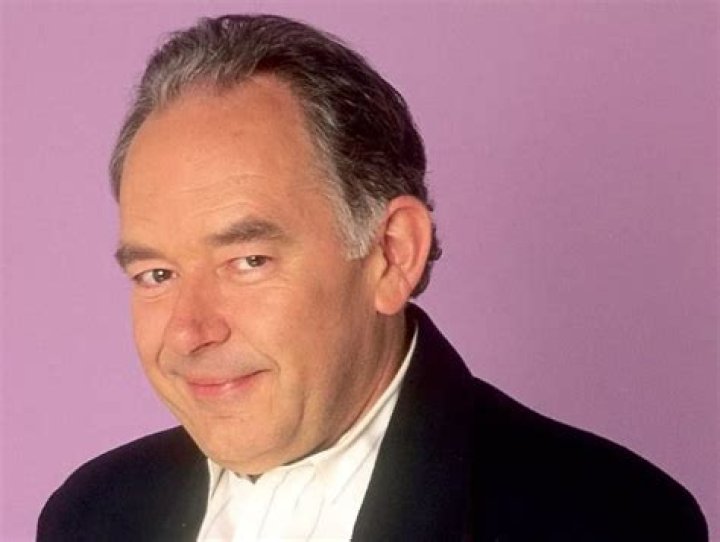 Robin Leach Net Worth, Age, Height, Bio, Birthday, Wiki!