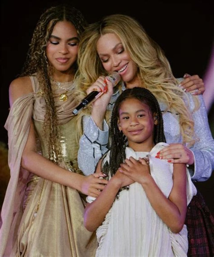 Rumi Carter Net Worth, Age, Height, Bio, Birthday, Wiki!