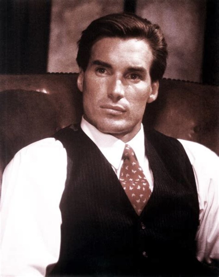 Sam J. Jones Net Worth, Age, Height, Bio, Birthday, Wiki!