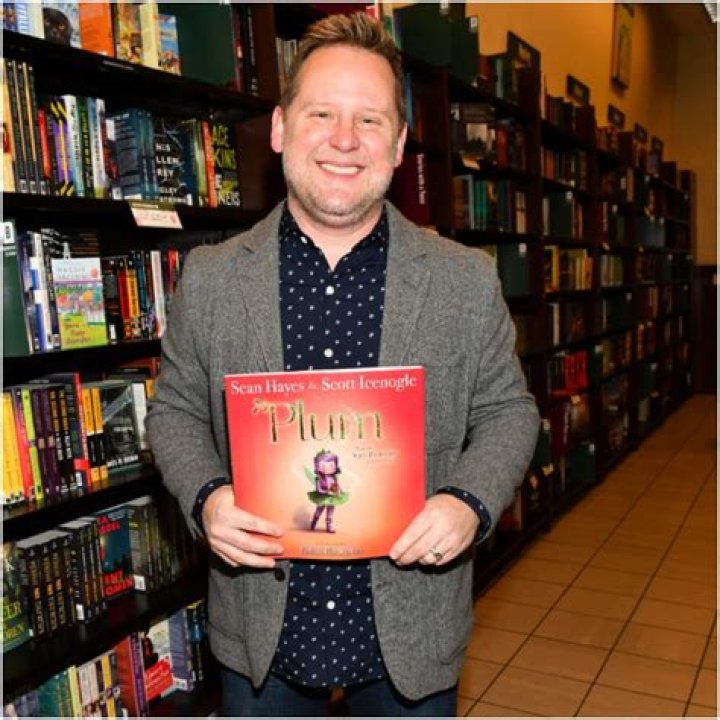 Scott Icenogle Net Worth, Age, Height, Bio, Birthday, Wiki!