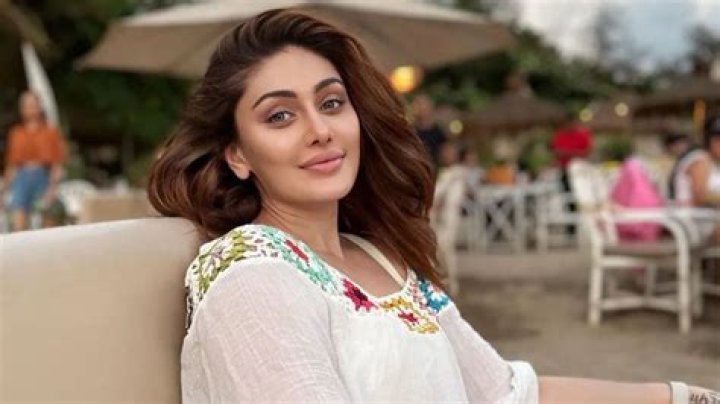 Shefali Jariwala - Net Worth, Age, Height, Birthday, Bio, Wiki!