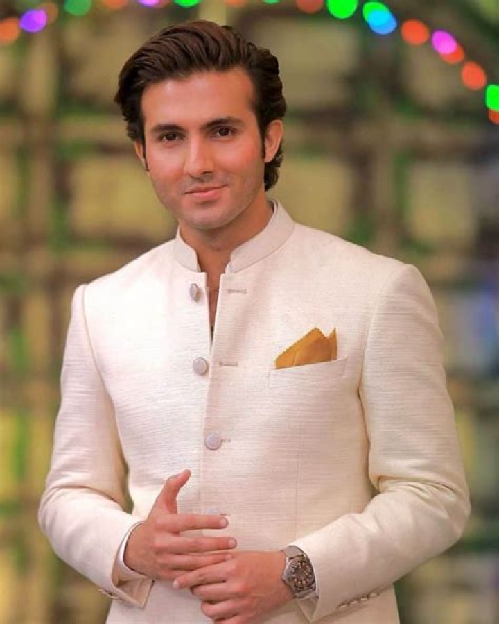 Shehroz Sabzwari - Net Worth, Age, Height, Birthday, Bio, Wiki!