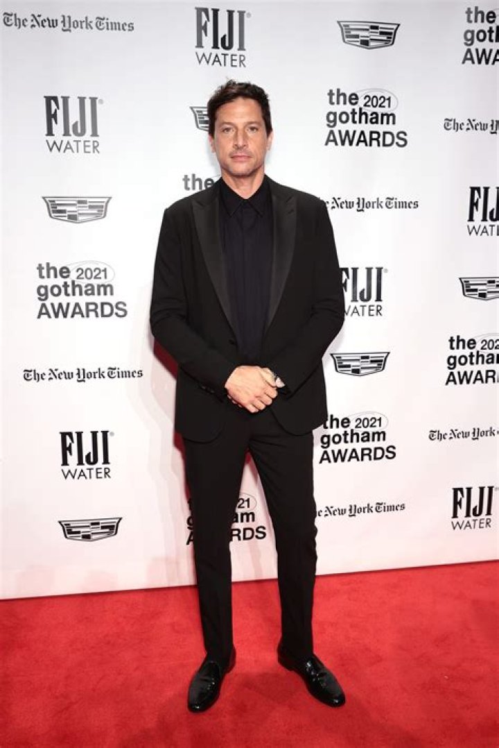Simon Rex - Net Worth, Age, Height, Birthday, Bio, Wiki!