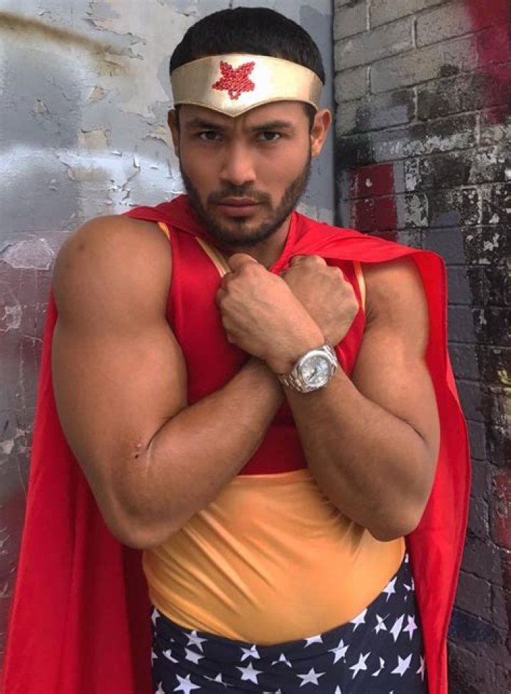 Sinon Loresca - Net Worth, Age, Height, Birthday, Bio, Wiki!