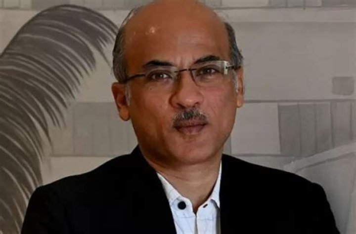 Sooraj Barjatya Net Worth, Age, Height, Bio, Birthday, Wiki!