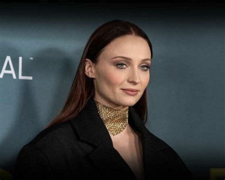 Sophie Turner Net Worth, Age, Height, Bio, Birthday, Wiki!