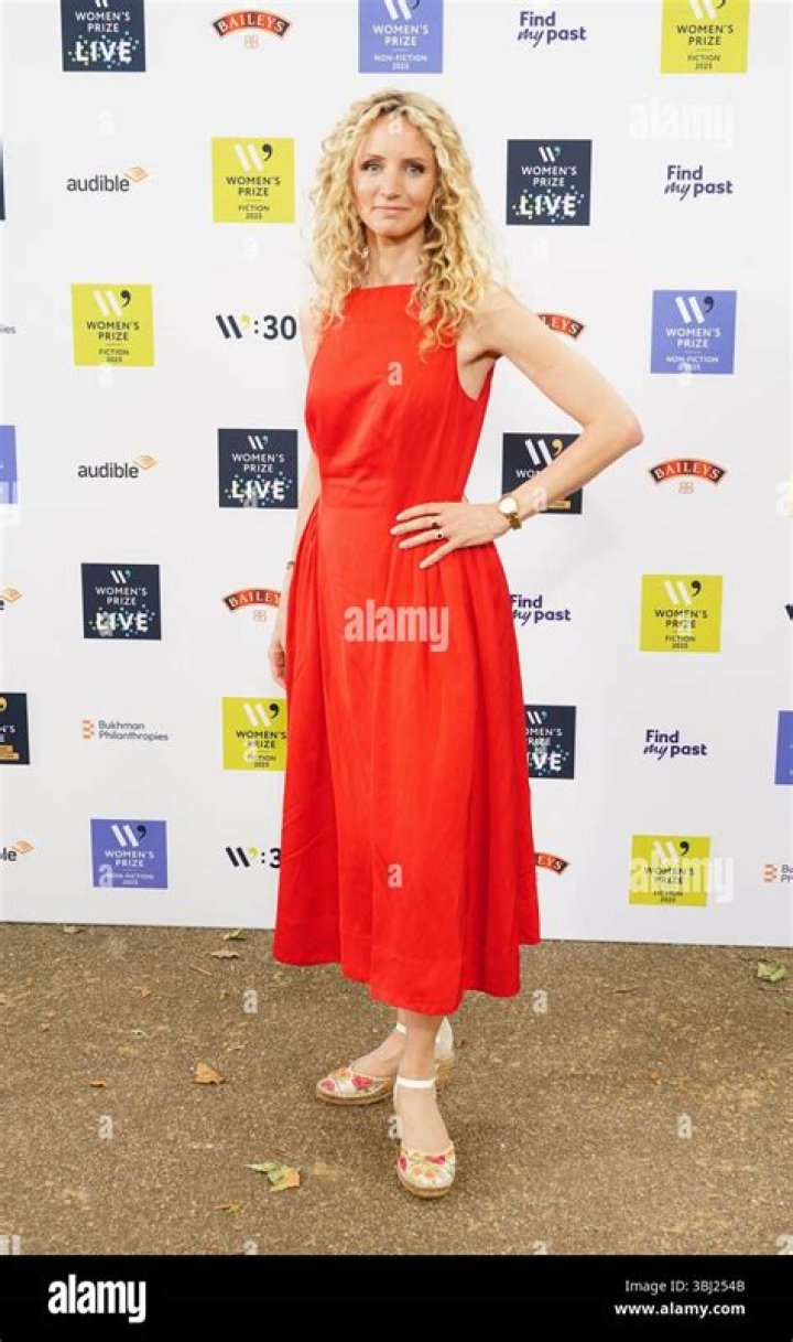 Suzannah Lipscomb - Net Worth, Age, Height, Birthday, Bio, Wiki!