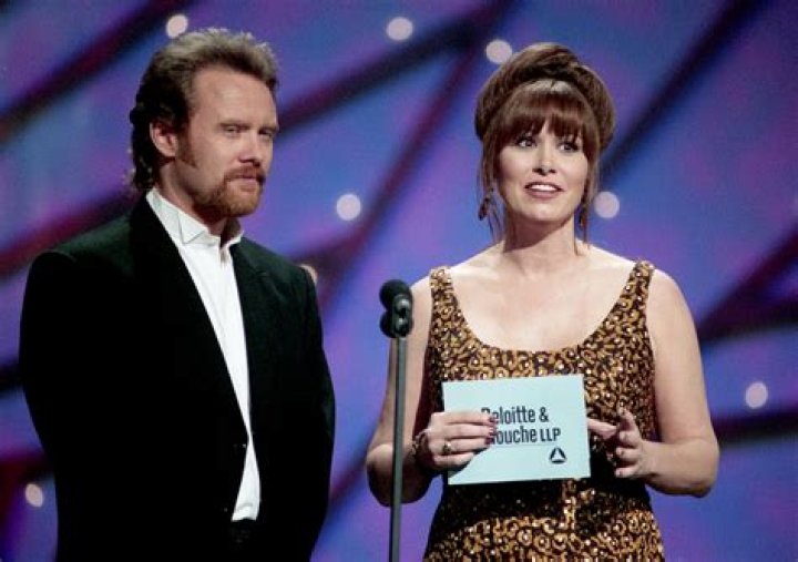 Suzy Bogguss Net Worth, Age, Height, Bio, Birthday, Wiki!