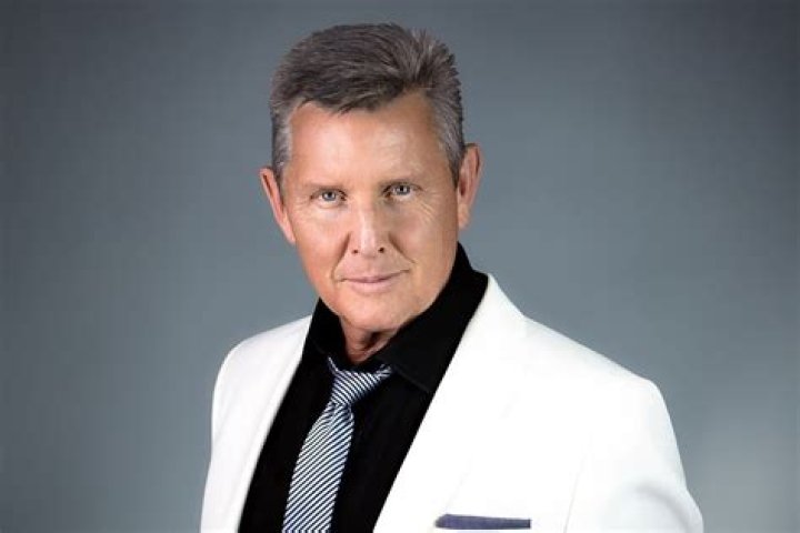 Tom Burlinson Net Worth, Age, Height, Bio, Birthday, Wiki!