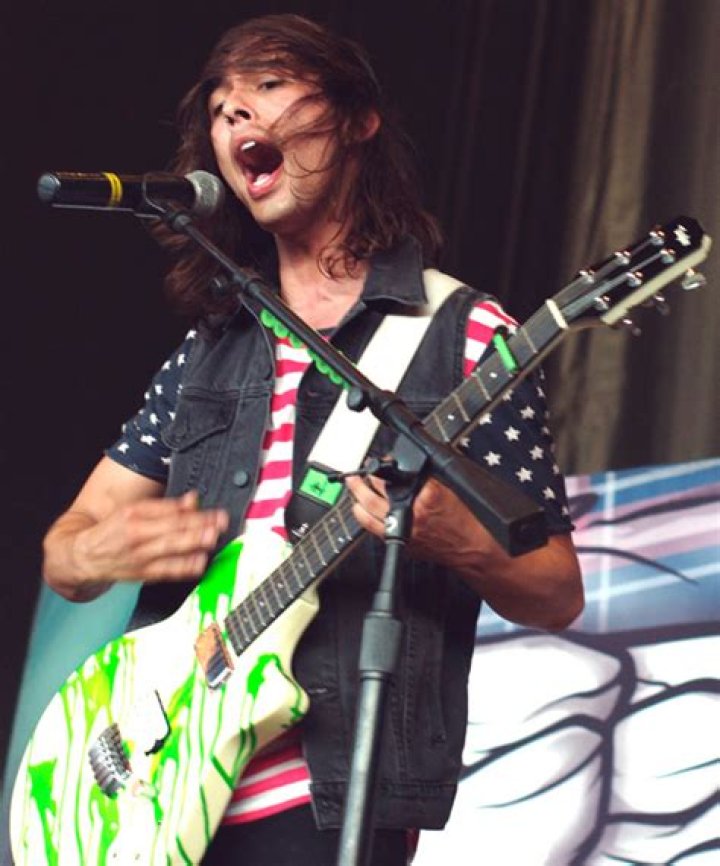 Vic Fuentes Net Worth, Age, Height, Bio, Birthday, Wiki!