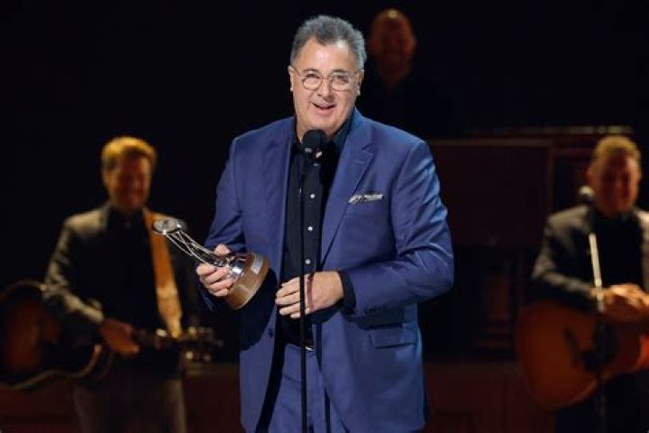 Vince Gill Net Worth, Age, Height, Bio, Birthday, Wiki!