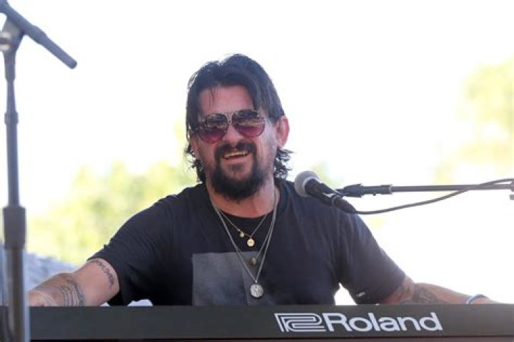 Waylon Jennings Net Worth, Age, Height, Bio, Birthday, Wiki!