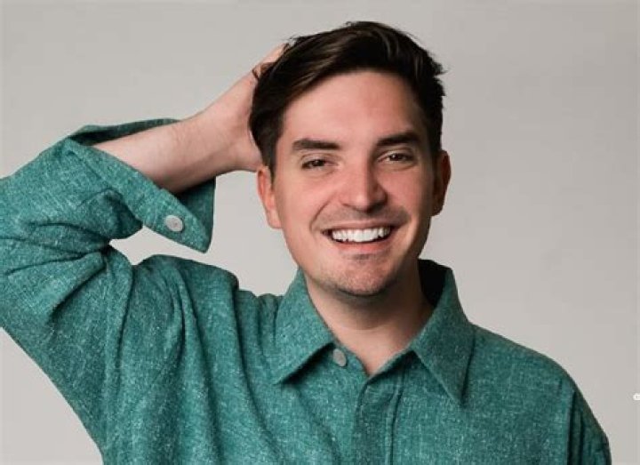 Zach Sang Net Worth, Age, Height, Bio, Birthday, Wiki!