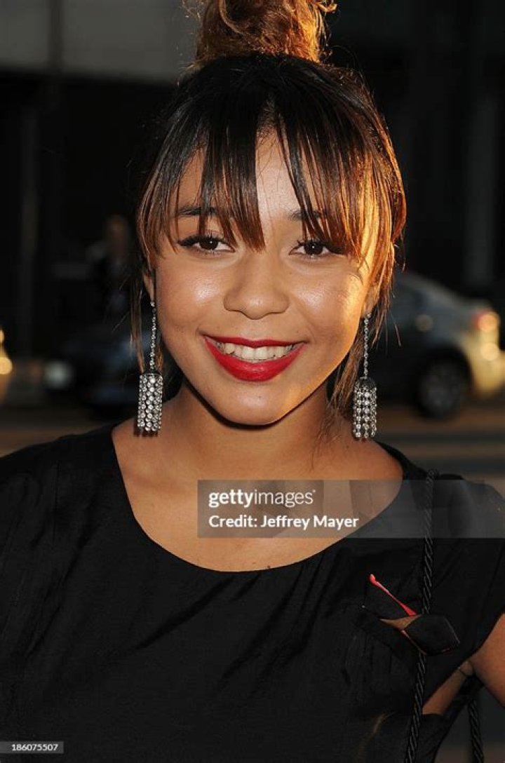 Zoe Soul - Net Worth, Age, Height, Birthday, Bio, Wiki!